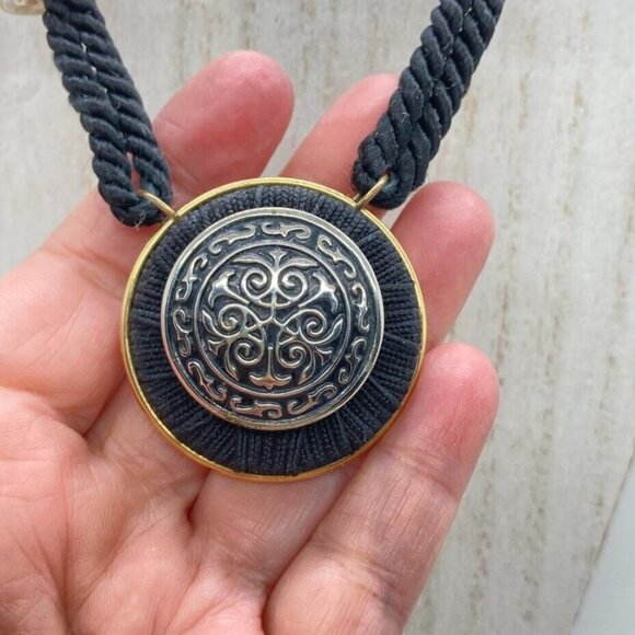 Vintage Renaissance Set Black Cord Choker 15" Necklace Clip On Earrings Two Tone - Picture 5 of 15